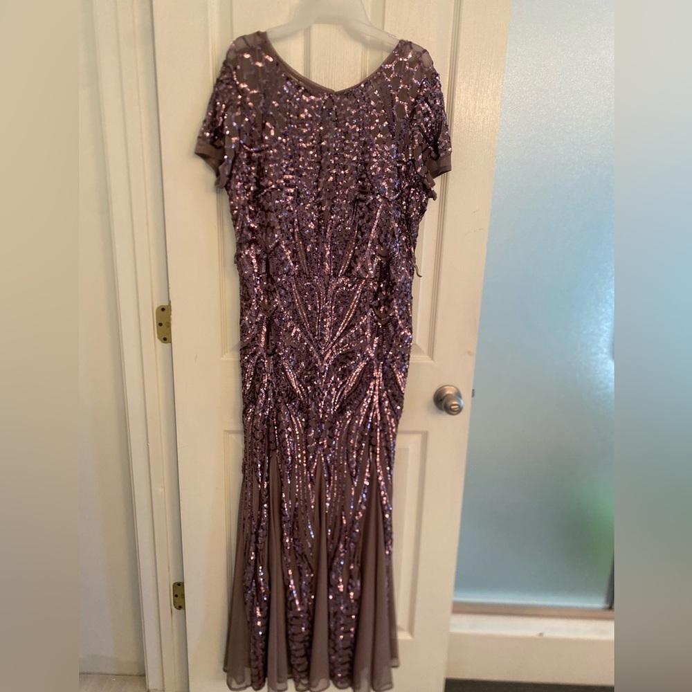 Size 16 Short sleeve Sequin dress